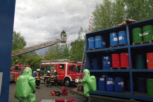 Feuerwehr Grafschaft probt mit DRK und Feuerwehr Meckenheim den Ernstfall im Gefahrguteinsatz. Foto: Feuerwehr Meckenheim