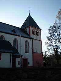 Foto zeigt die Katholische Pfarrkirche St. Petrus von Lüftelberg - Foto: M. Lanzrath