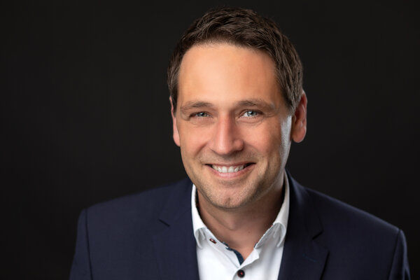 Bild vergr&ouml;&szlig;ern: Portraitfoto Bürgermeister Sven Schnieber
