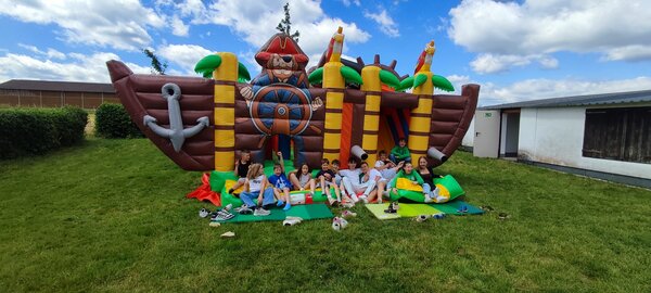 Bild vergr&ouml;&szlig;ern: Hüpfburg auf dem Schützenfest 2026