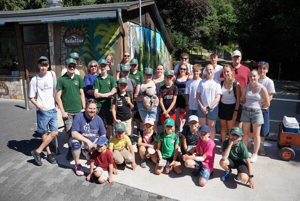 Bild vergr&ouml;&szlig;ern: Gruppenfoto im Eifelpark Gondorf